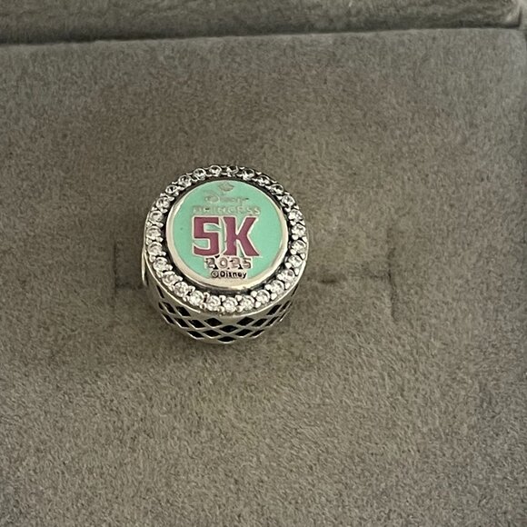 2025 Disney Parks runDisney Princess Weekend Pandora Charm Mulan 5K - Picture 4 of 4